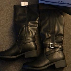 Croft and borrow black boots